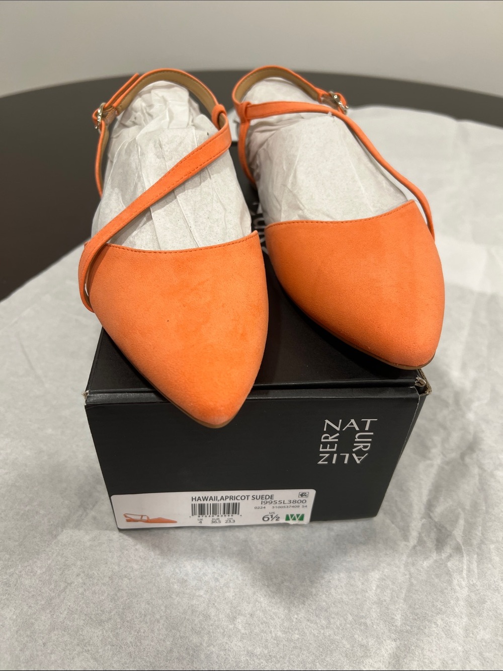 Naturalizer
Hawaii, Apricot Suede Slingback Flats Size 6.5W